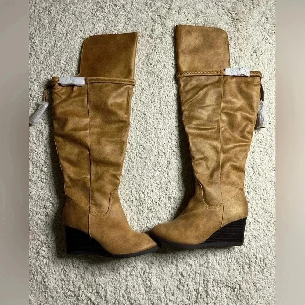 JOURNEE COLLECTION Womens Brown Jezebel Almond Toe Stiletto Riding Boot 7.5 NIB